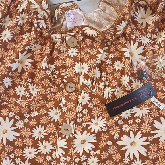 Super Soft Floral Button Front Top - Picture 6 of 7